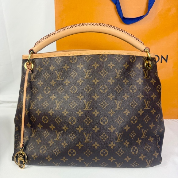 LV Monogram Artsy MM - Picture 2 of 16